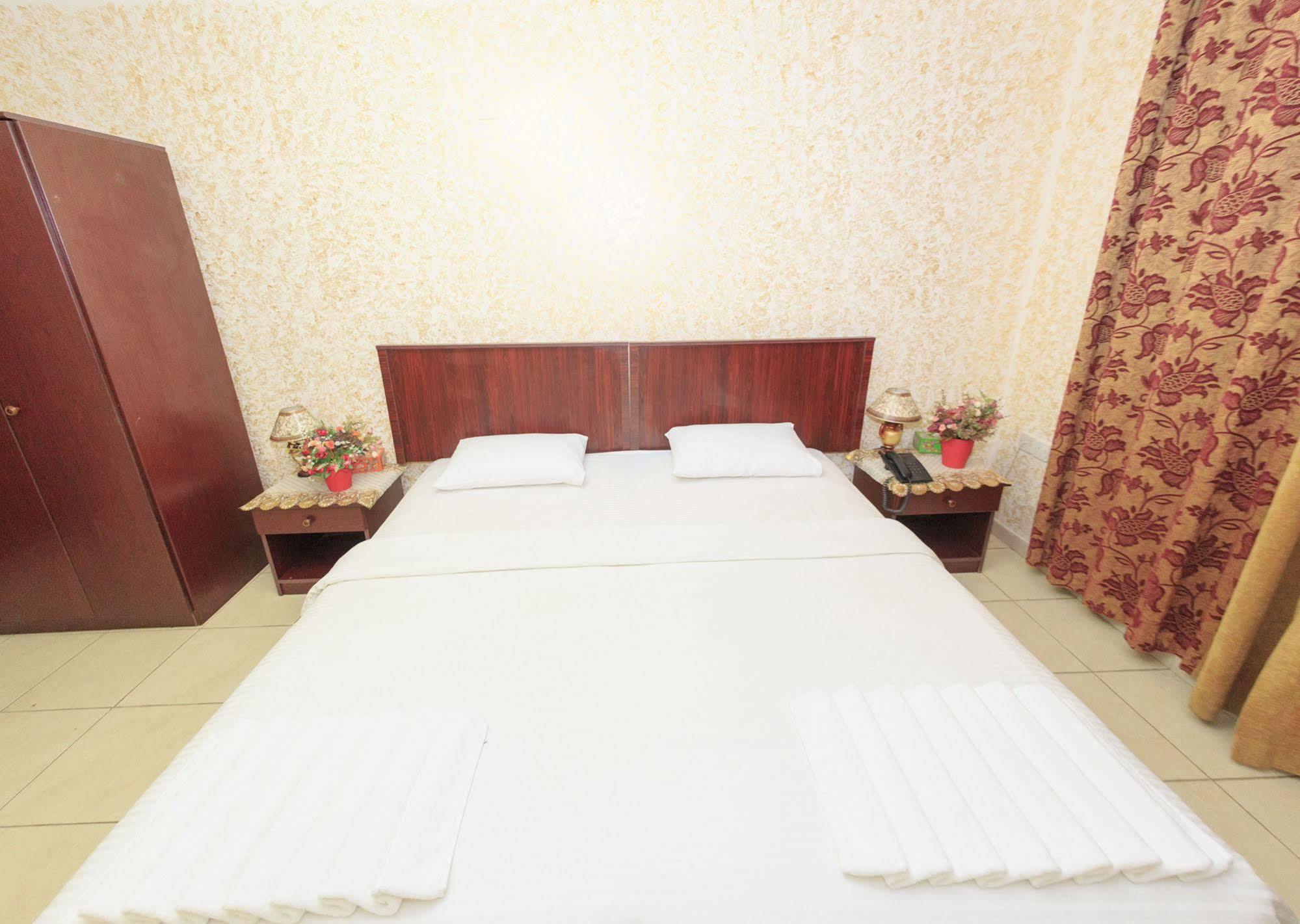 Gulf Hotel Apartment الخليج للشقق الفندقية Маскат Екстериор снимка